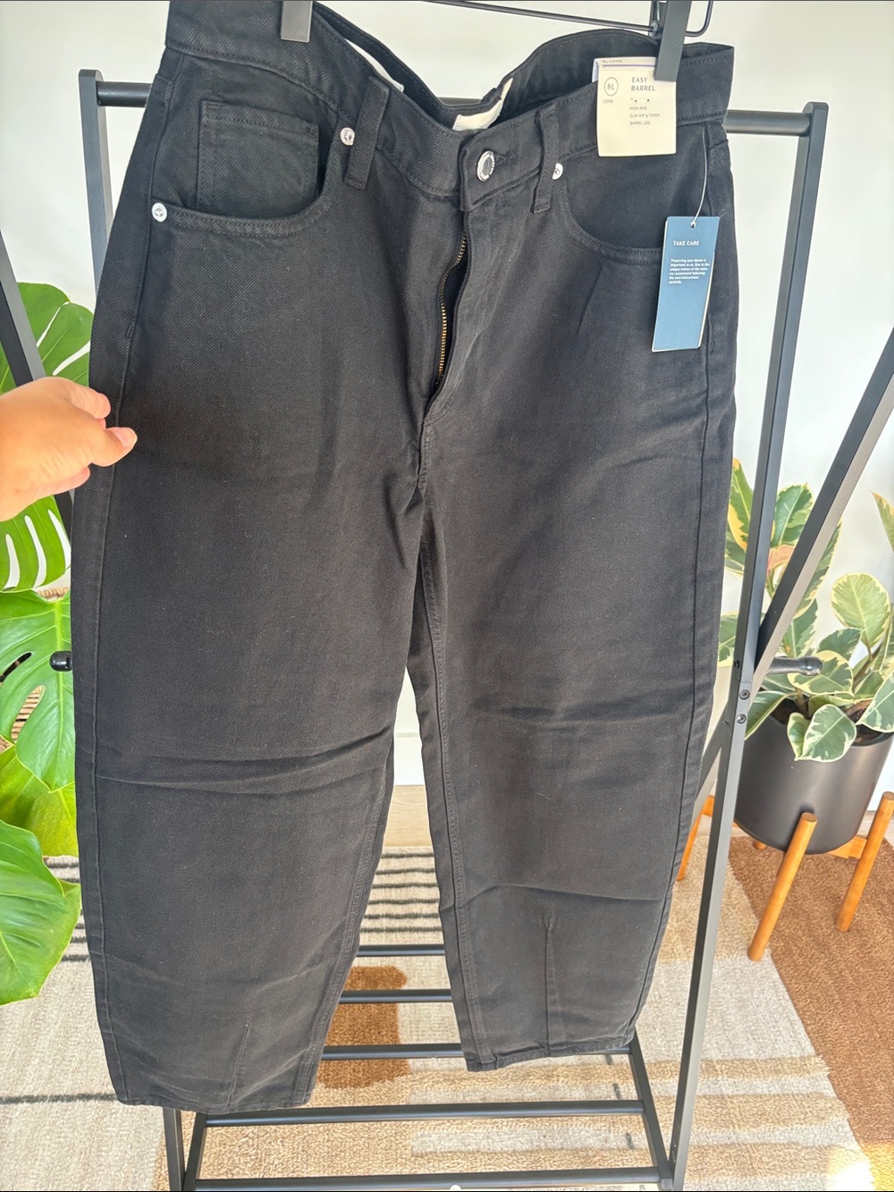 Universal Thread Men's Relaxed Black Jeans